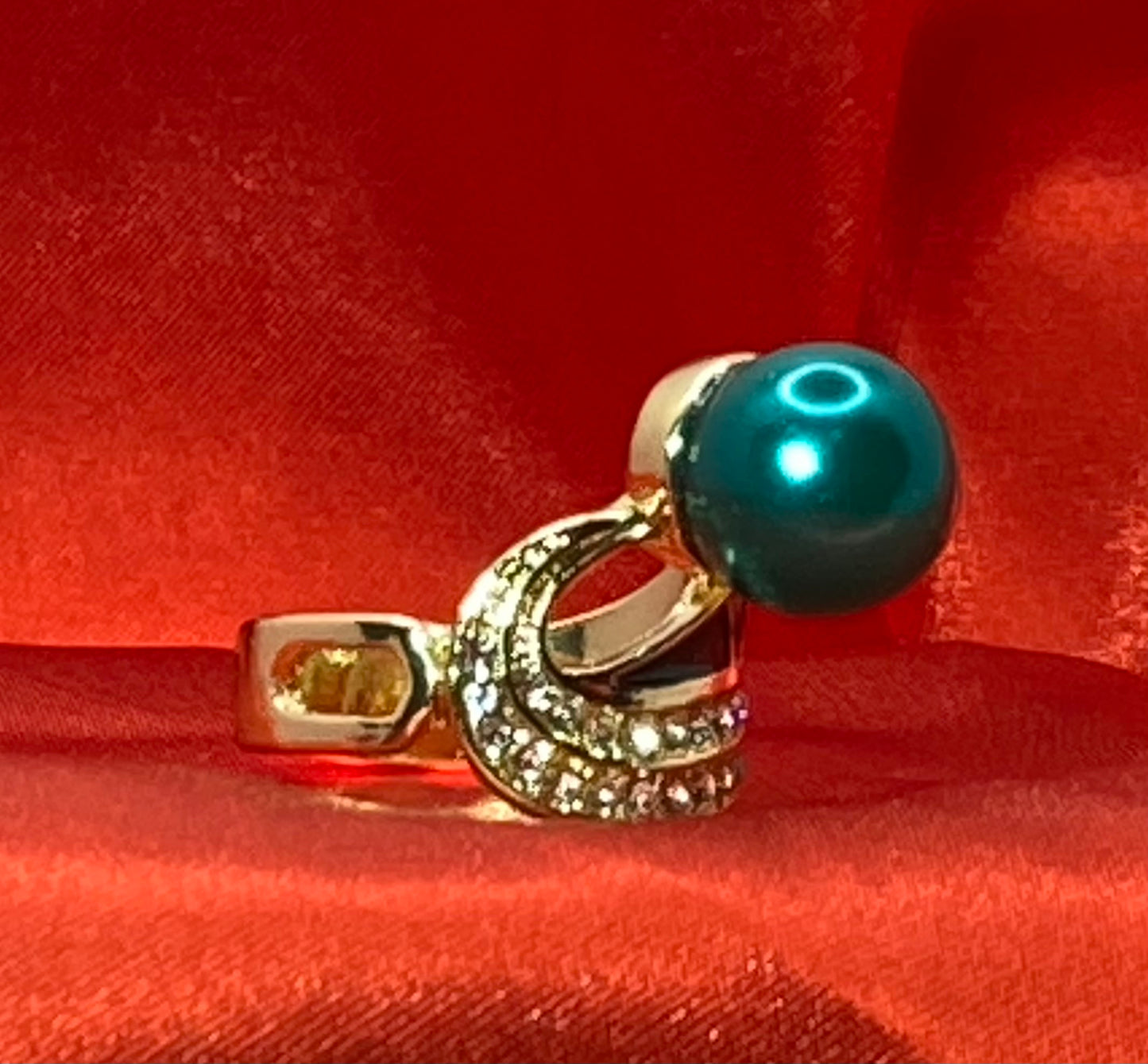 Bohemian Gold-plated Emerald Green Pearl and Rhinestone Ring