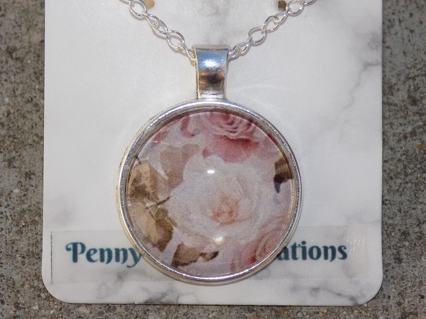 Circle Glass Dome Pendant 25mm Image Antique Silver Chain/Pendant