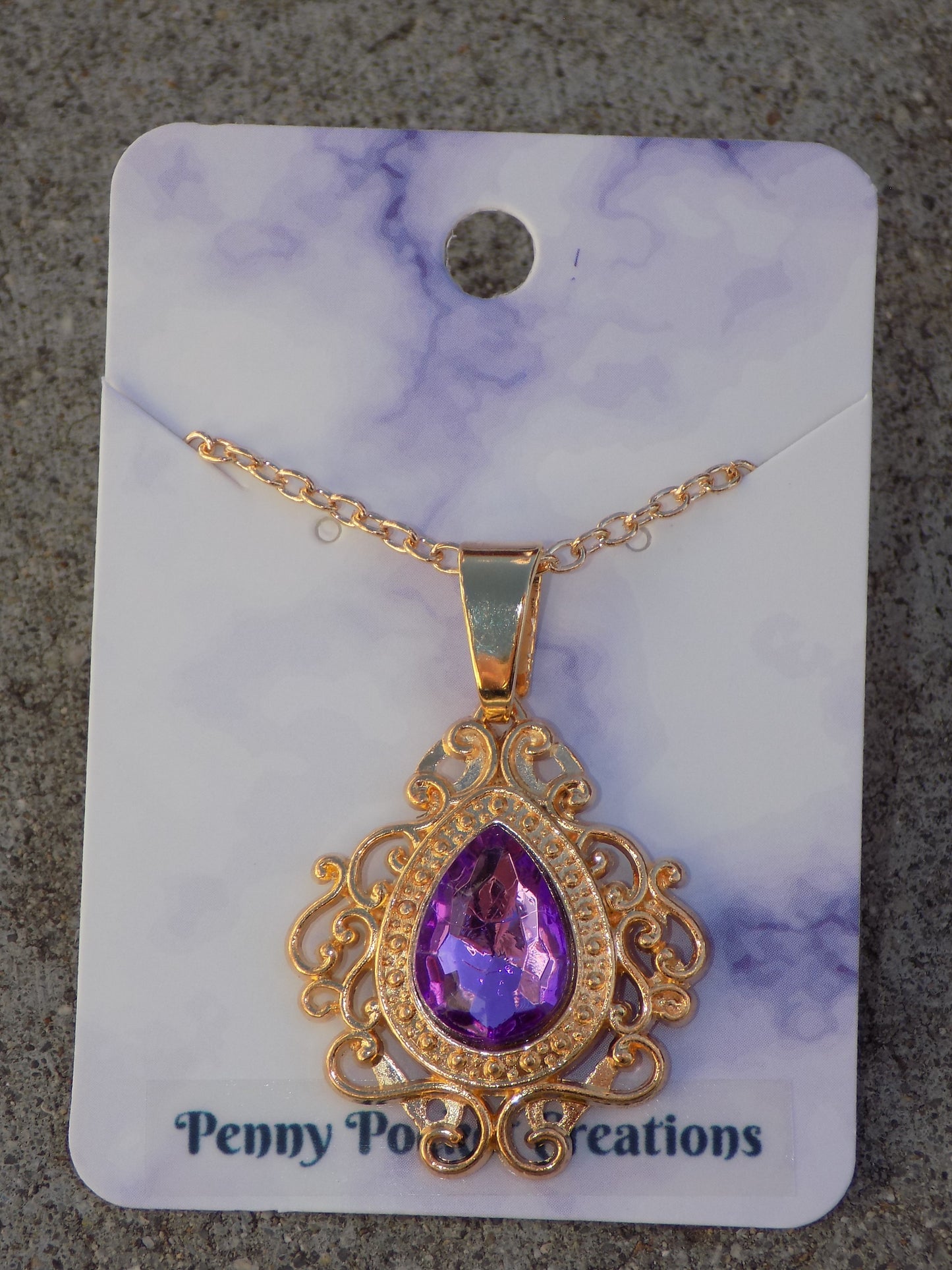 Golden Necklace Translucent Teardrop Faux Crystal in 28x32mm Baroque Frame