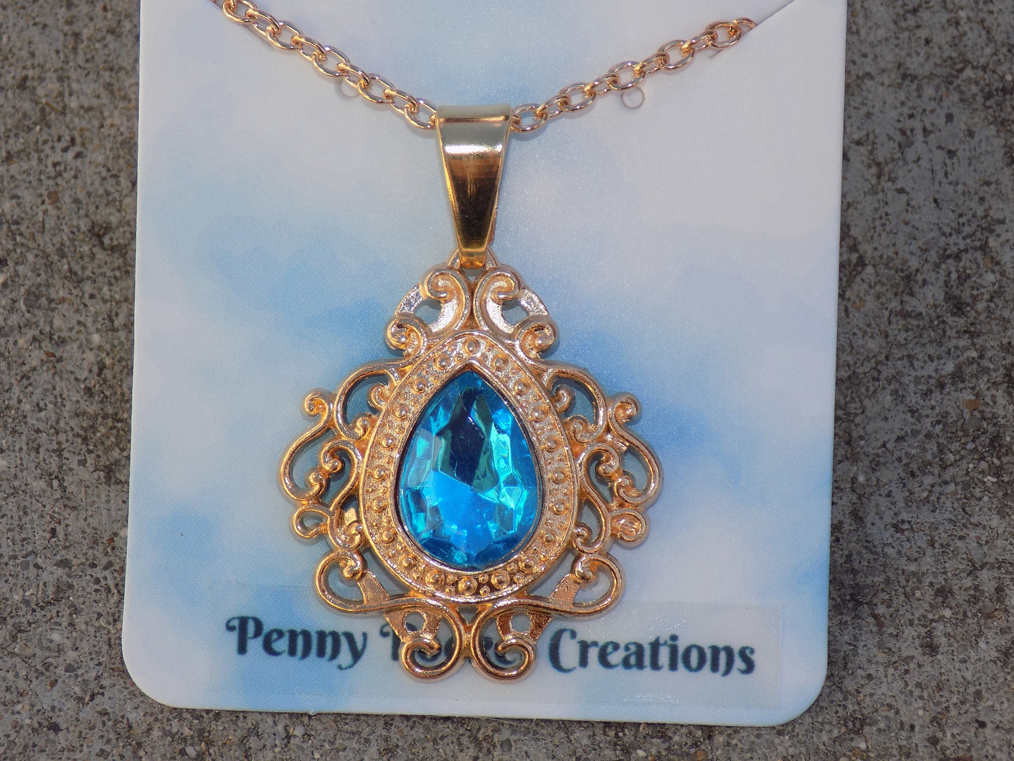 Golden Necklace Translucent Teardrop Faux Crystal in 28x32mm Baroque Frame