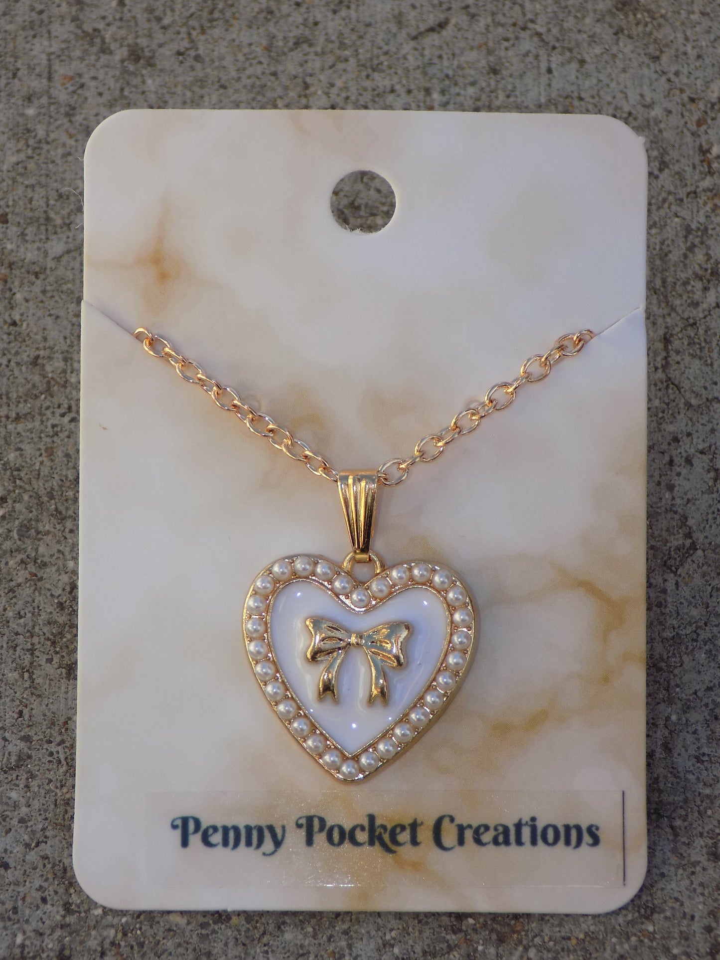 Golden Alloy Necklaces Vintage style Pendant Pearl Border White Enamel
