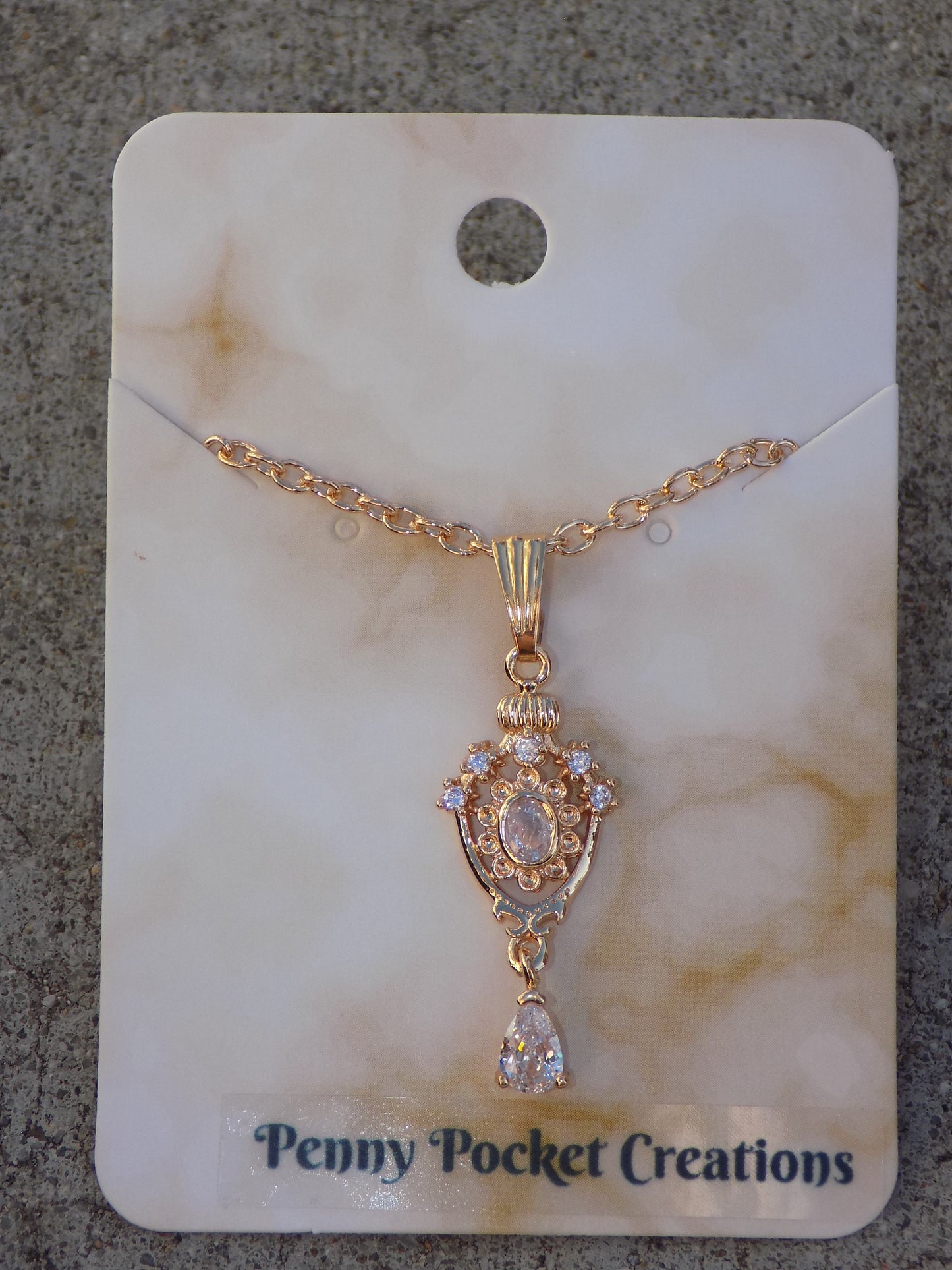 Baroque Vintage Style Golden Pendant Inlaid Clear/White Zircon Gems Necklace