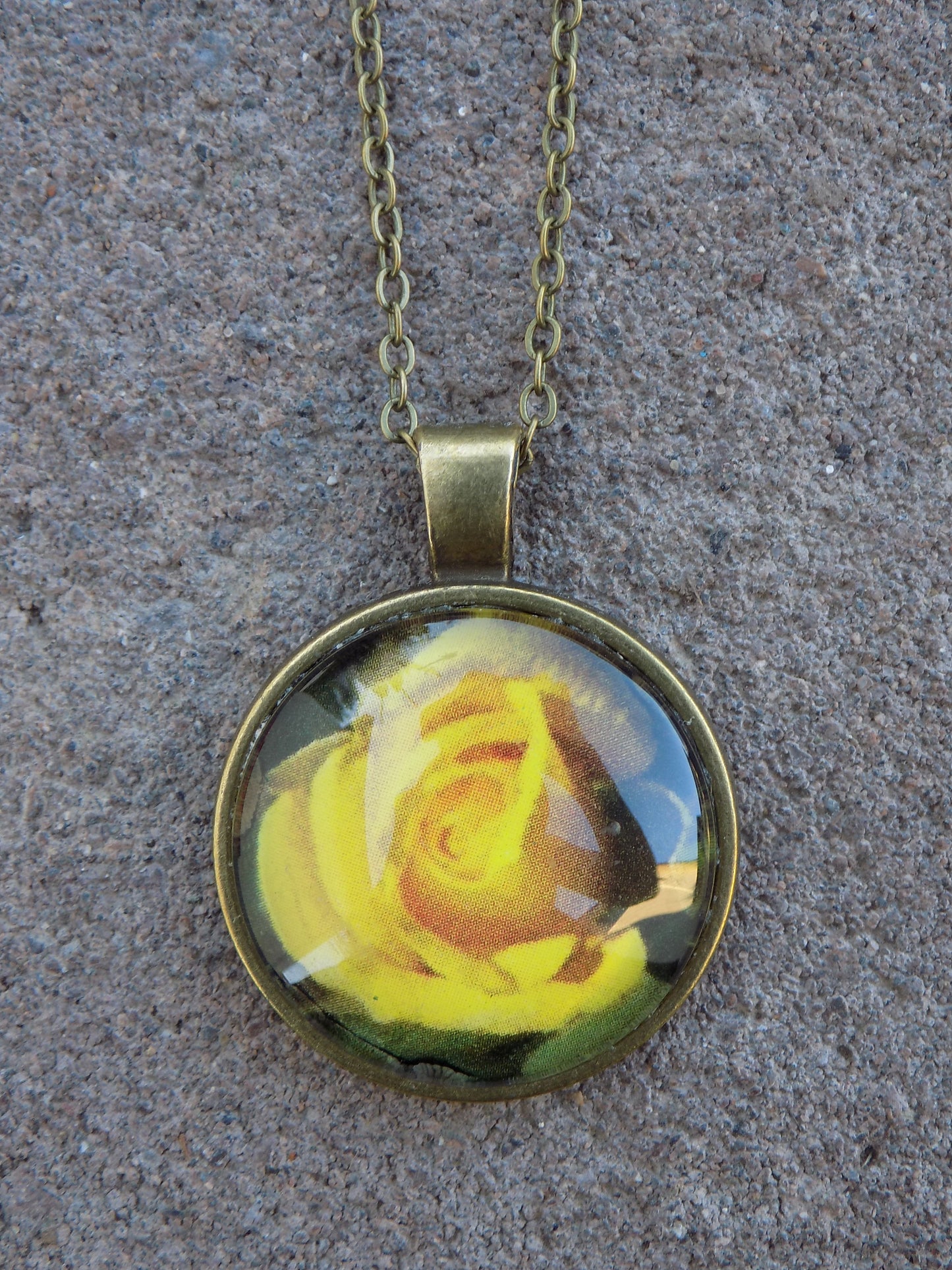 Circle Glass Dome Pendant 25mm Image Antique Bronze Chain/Pendant