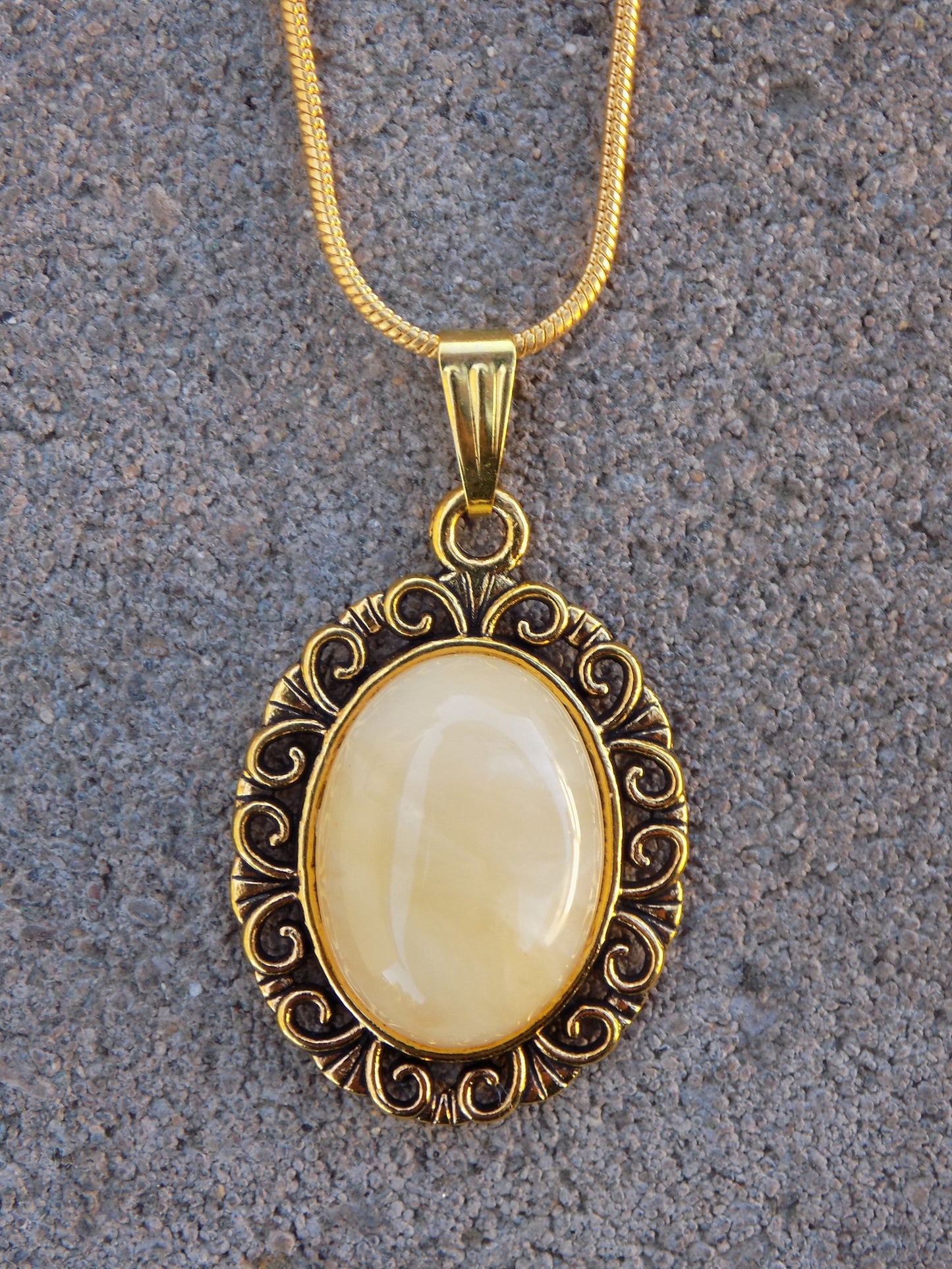 Natural Stone 13x18mm Oval Pendant Golden Snake Chain 8x10mm Earrings