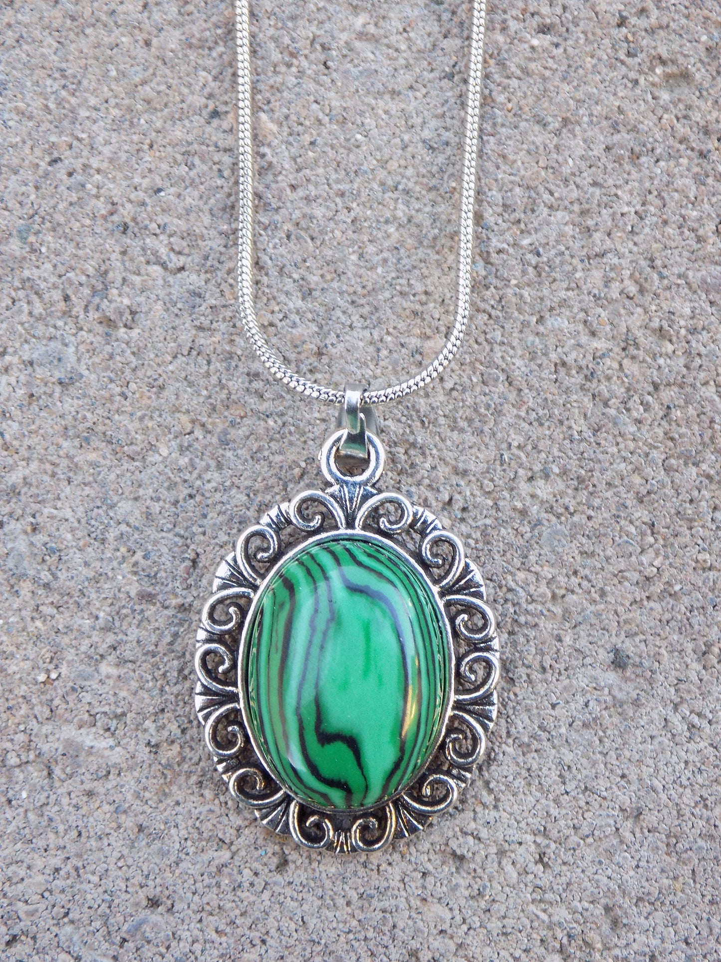 Natural Stone 13x18mm Oval Pendant Silvery Snake Chain 8x10mm Earrings