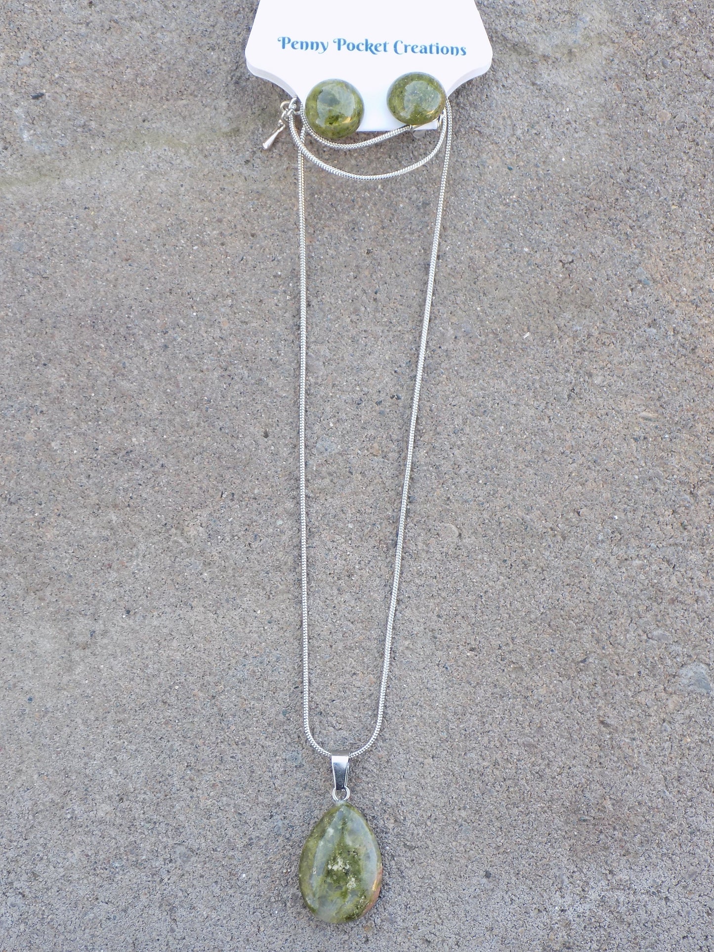 Natural Stone Teardrop Pendant Silvery Snake Chain Necklace 12mm Earrings